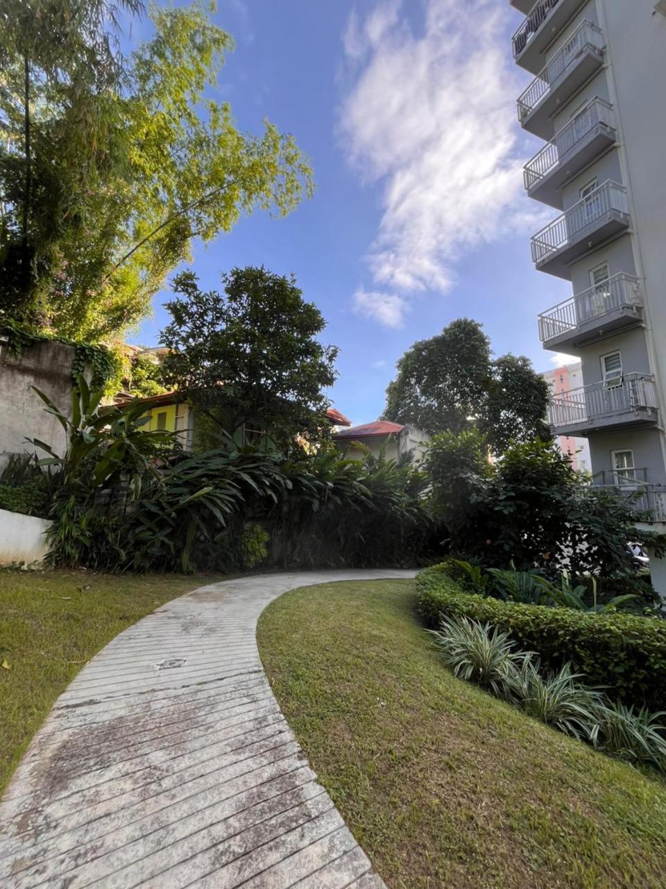 Aparthotel Summum Bonum Bliss - Lahug Cebu Esterno foto